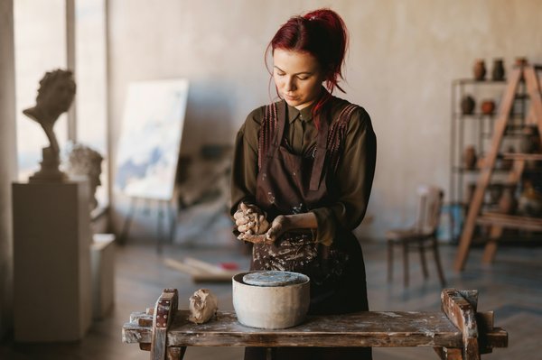 Comment découvrir les traditions de la sculpture sur bois en Thaïlande?